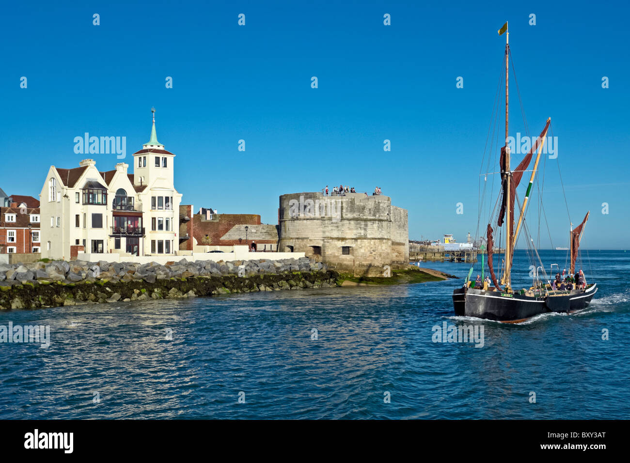 Thames Barge Alice in Portsmouth Harbour in England Stockfoto