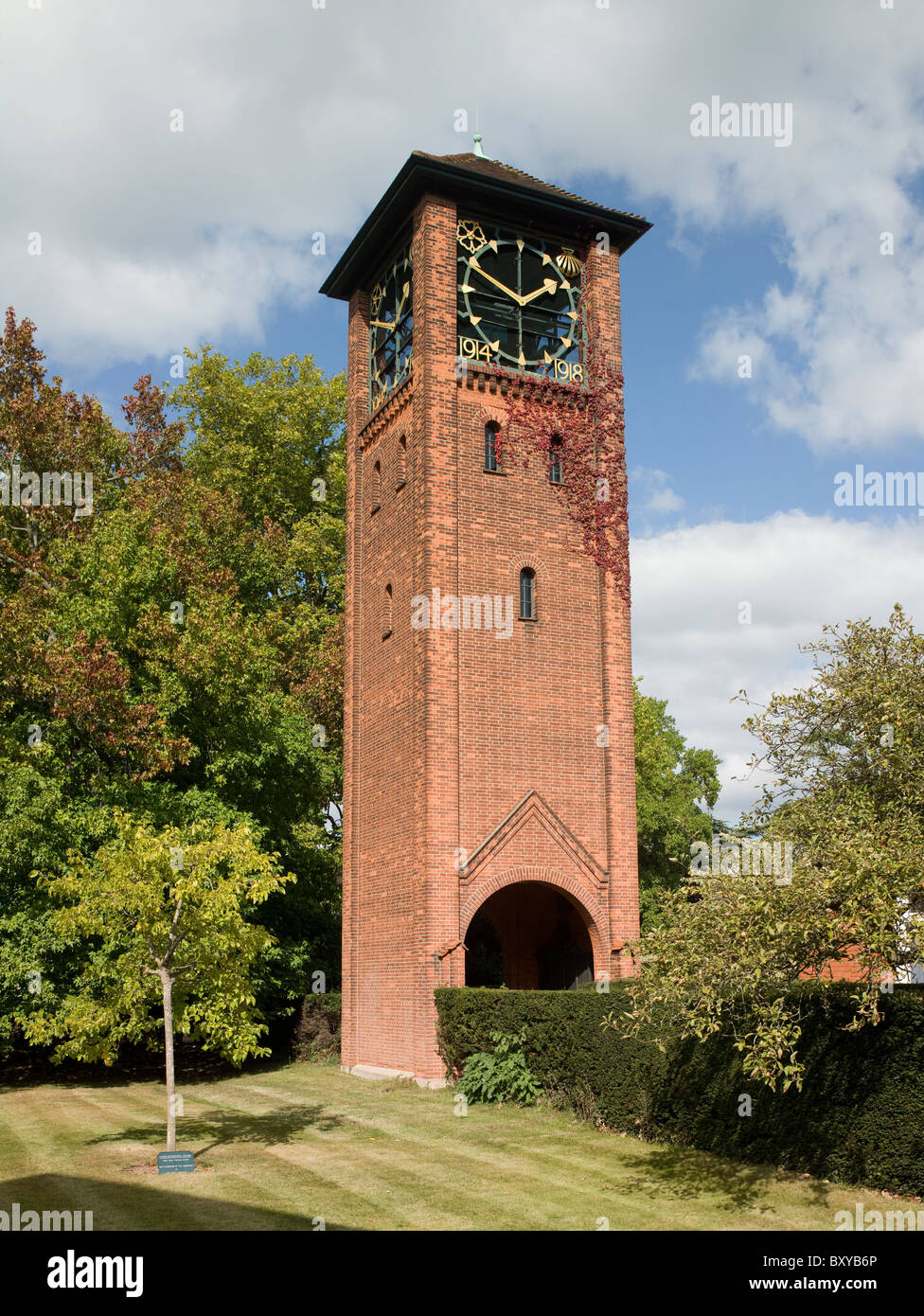 Reading, Berkshire. Reading University & Kunsthandwerk Uhrturm als Denkmal des ersten Weltkriegs Stockfoto