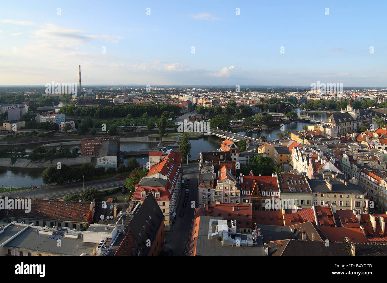 Stadt und Odra River von der Aussichtsplattform des St. Elisabeth-Kirche zu sehen.  Breslau, Niederschlesien, Polen. Stockfoto