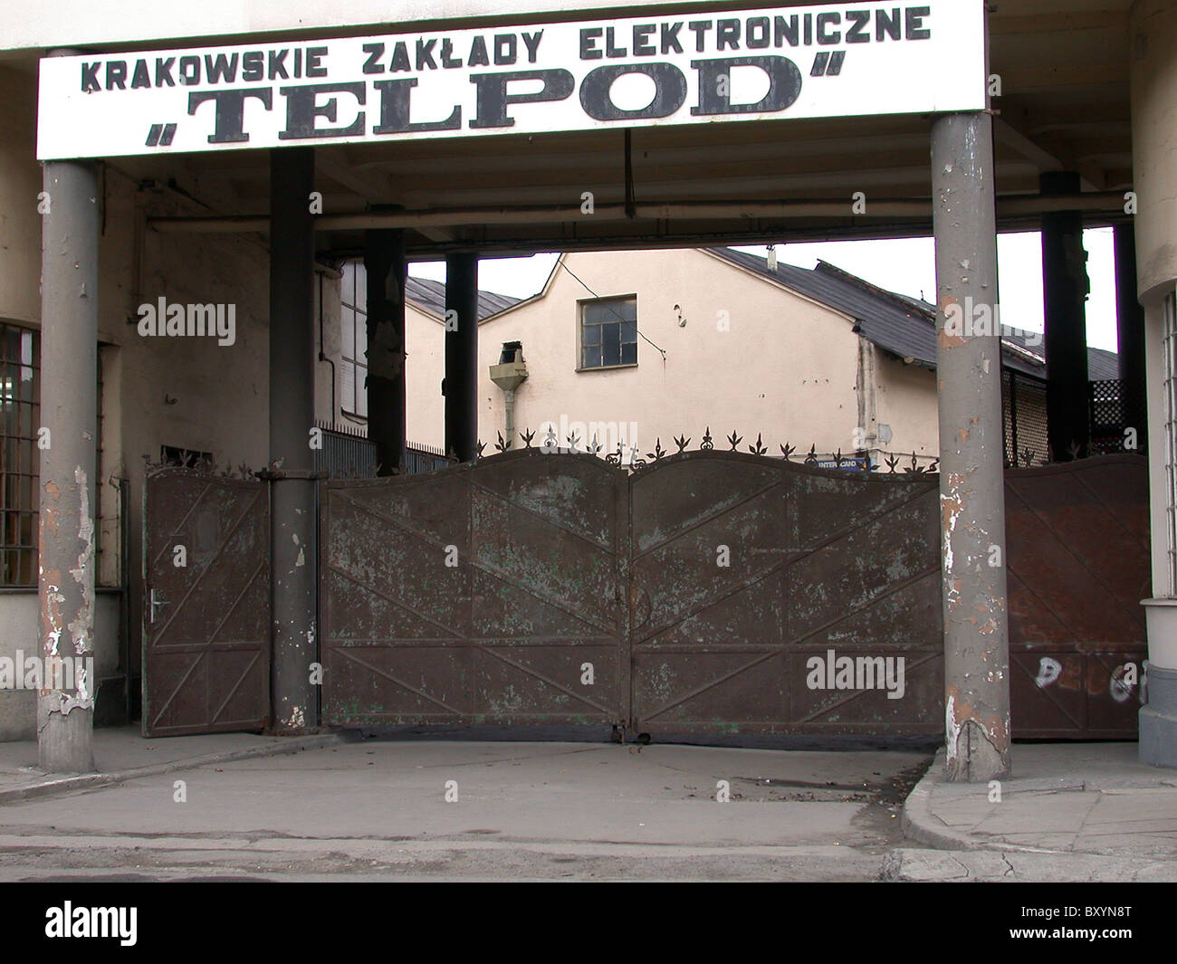 Standort der ehemaligen Fabrik von Oscar Schindler - bekannt aus dem Film „Schindlers Liste“ in der Lipowa Straße 4 in Krakau Polen 2002. Bild von DAVID BAGNALL Stockfoto