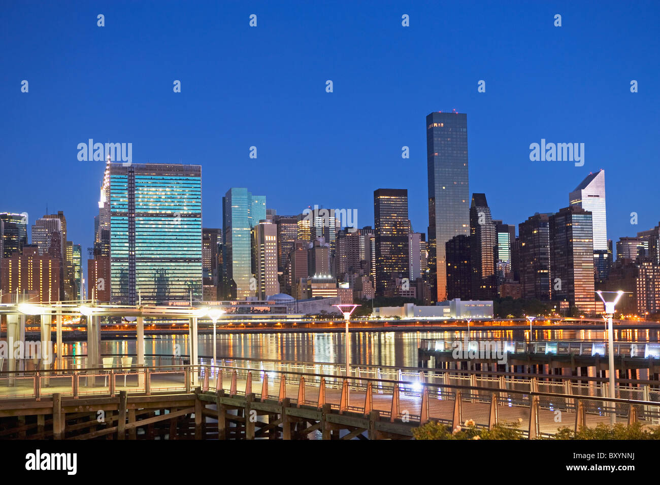 Skyline mit Gebäude der Vereinten Nationen, Trump World Tower und United Nations Plaza Stockfoto