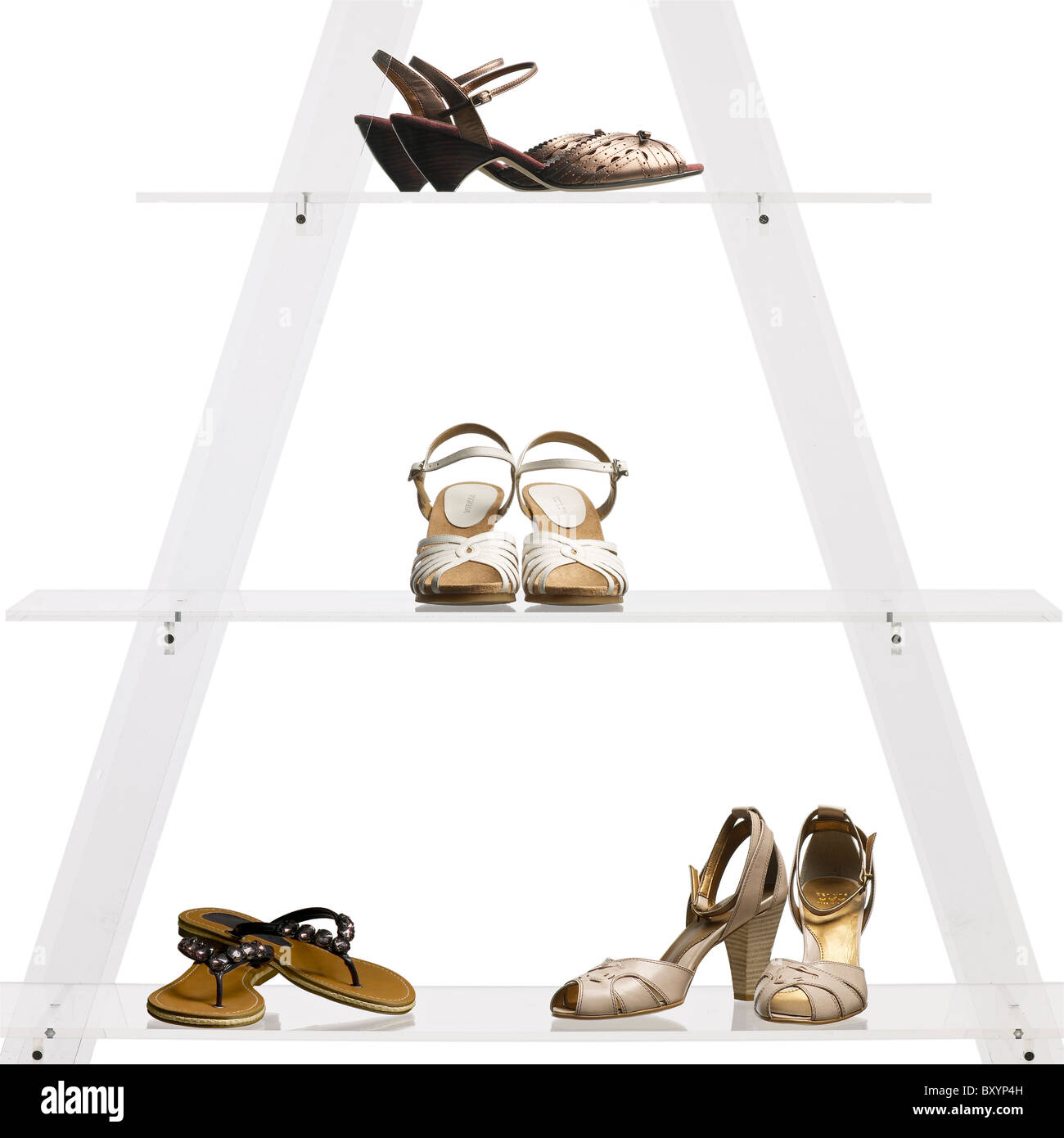 4 Paar Damenschuhe auf einem Display-Ständer Stockfoto