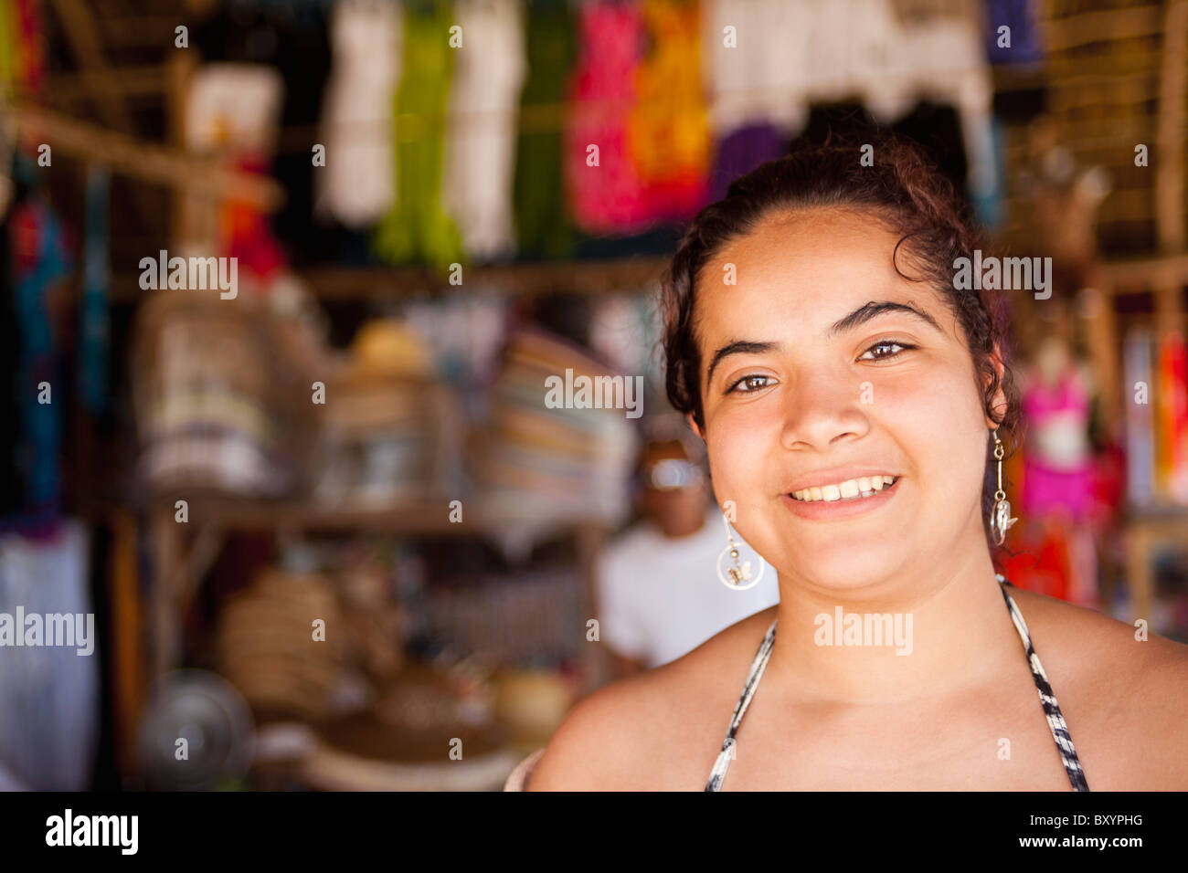 Lächelnde Hispanic Frau Stockfoto