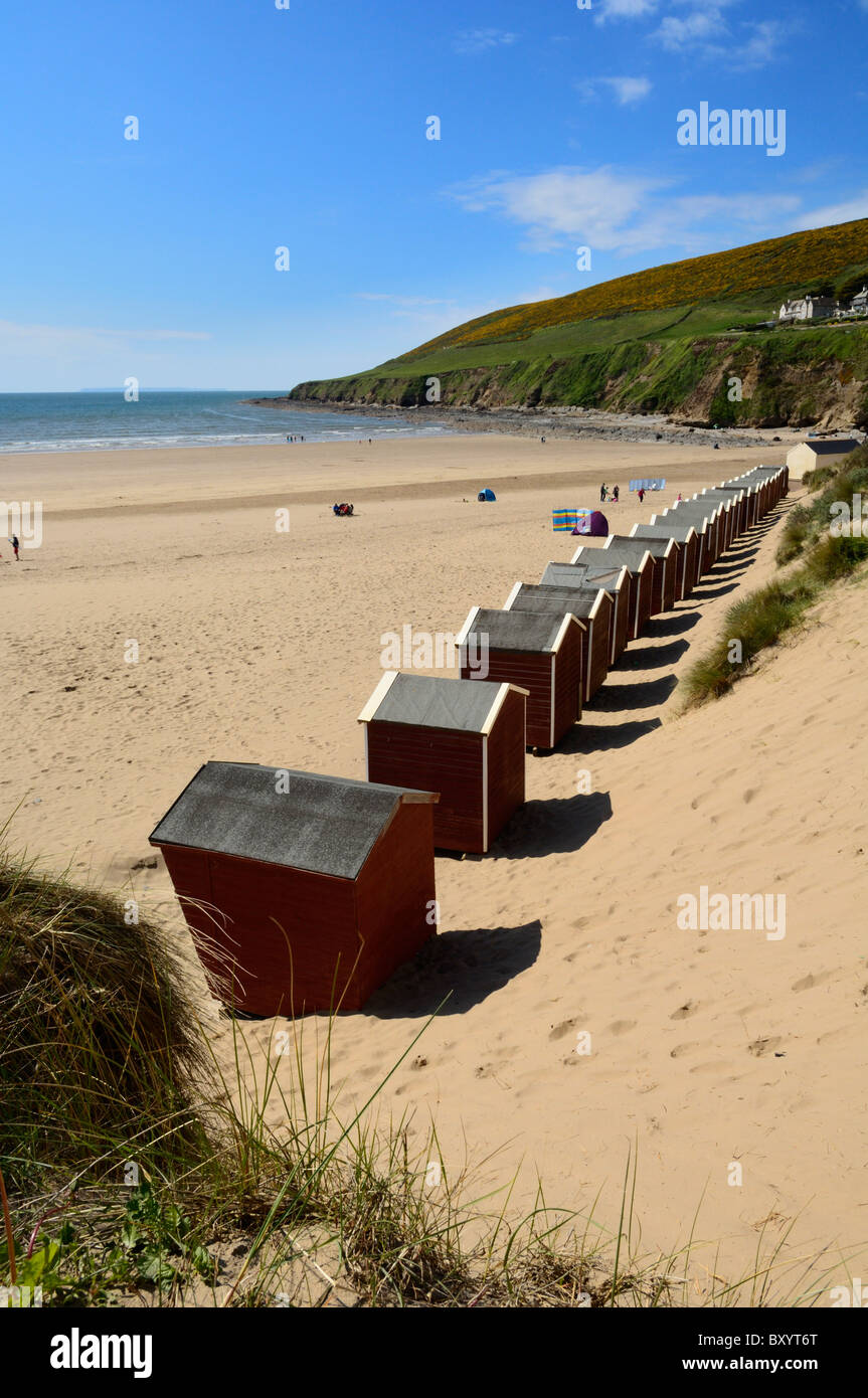 Strandhütten Saunton Sands Beach auf Saunton nahe Braunton an der Küste von Nord-Devon, England. Stockfoto