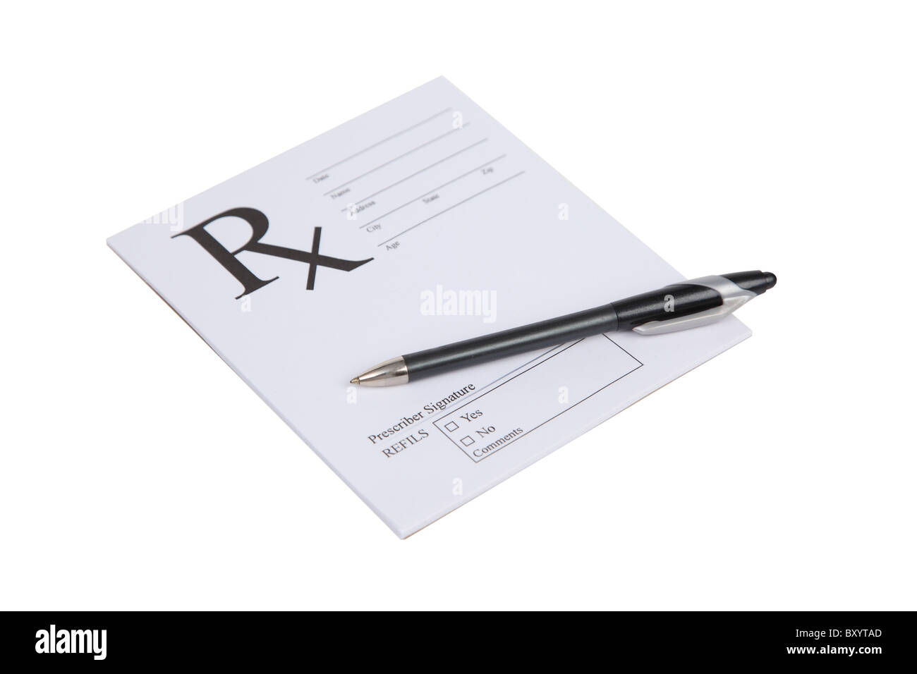 Rezept-Tablett und Stift auf weißem Hintergrund Stockfoto