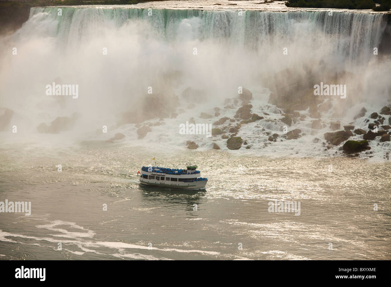 Des Bootes an den American Falls Nebel gemacht Stockfoto