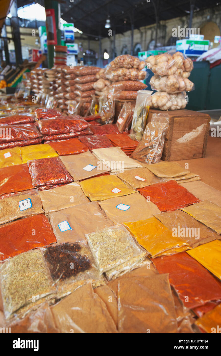 Gewürze zum Verkauf am Stadtmarkt, Maputo, Mosambik Stockfoto