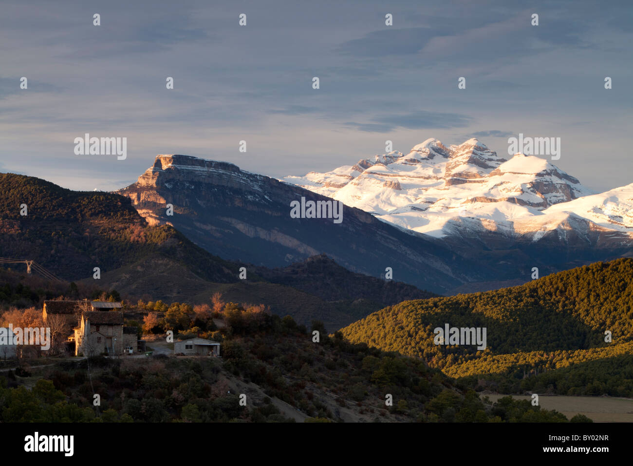 Sonnenuntergang am Las Tres Sorores Spitzen - Añisclo, Monte Perdido und Marboré, Nationalpark Ordesa und Monte Perdido, Huesca, Spanien Stockfoto