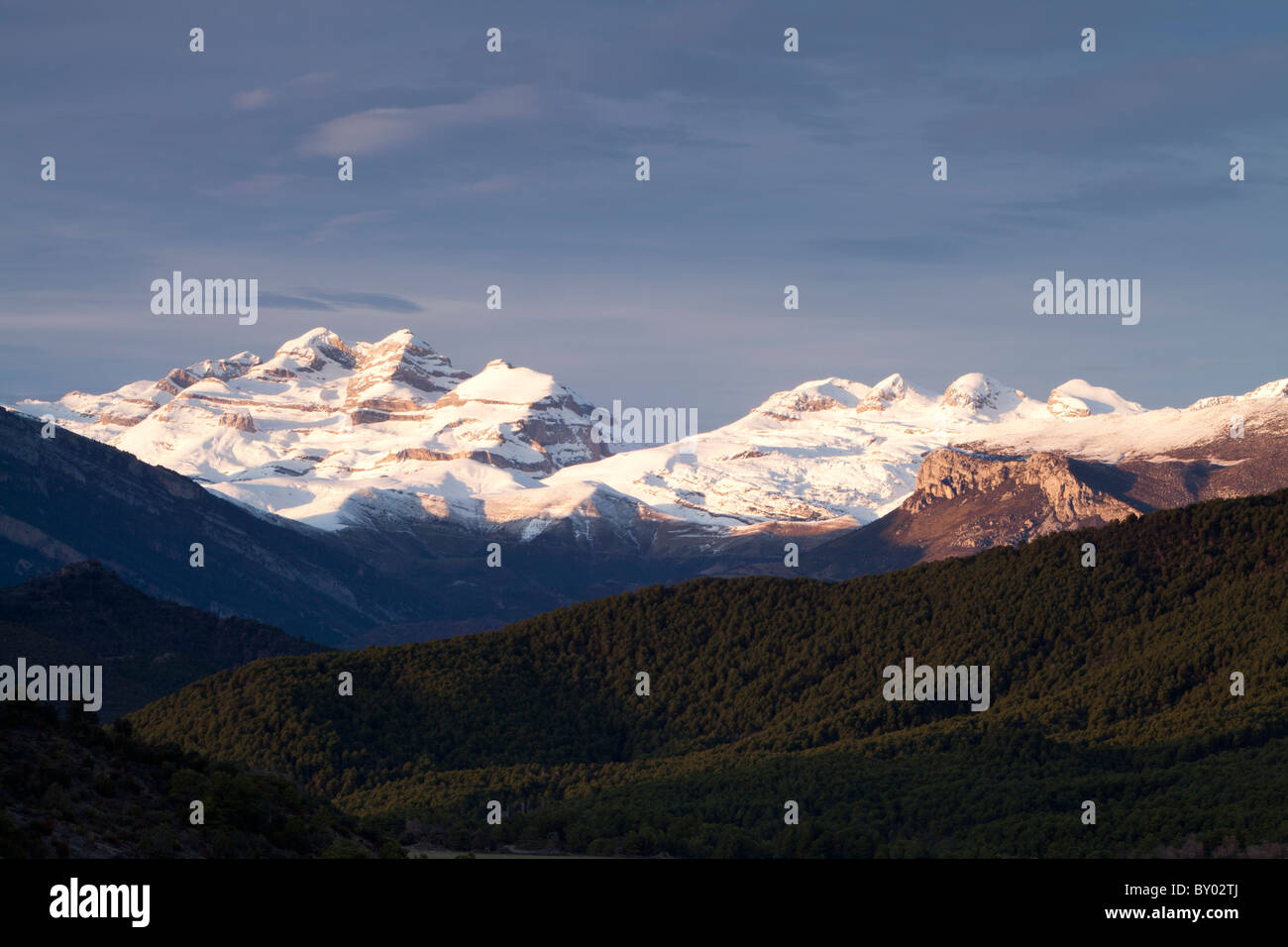 Sonnenuntergang am Las Tres Sorores Spitzen - Añisclo, Monte Perdido und Marboré, Nationalpark Ordesa und Monte Perdido, Huesca, Spanien Stockfoto