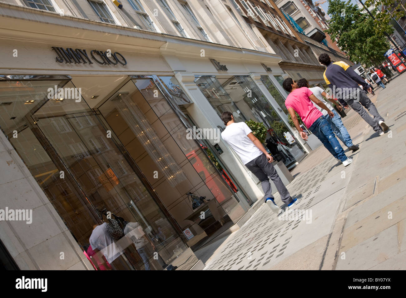 Jimmy Choo-Shop an der Sloane Street in Knightsbridge Stockfoto