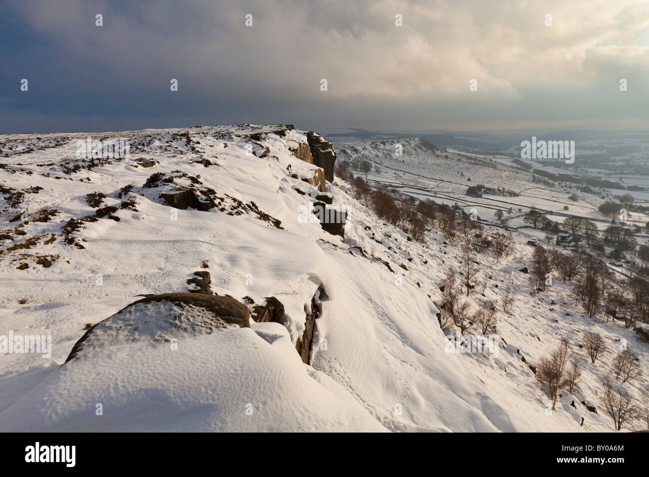 Froggatt Edge Landschaft im Schnee Derbyshire England GB UK EU Europa Stockfoto