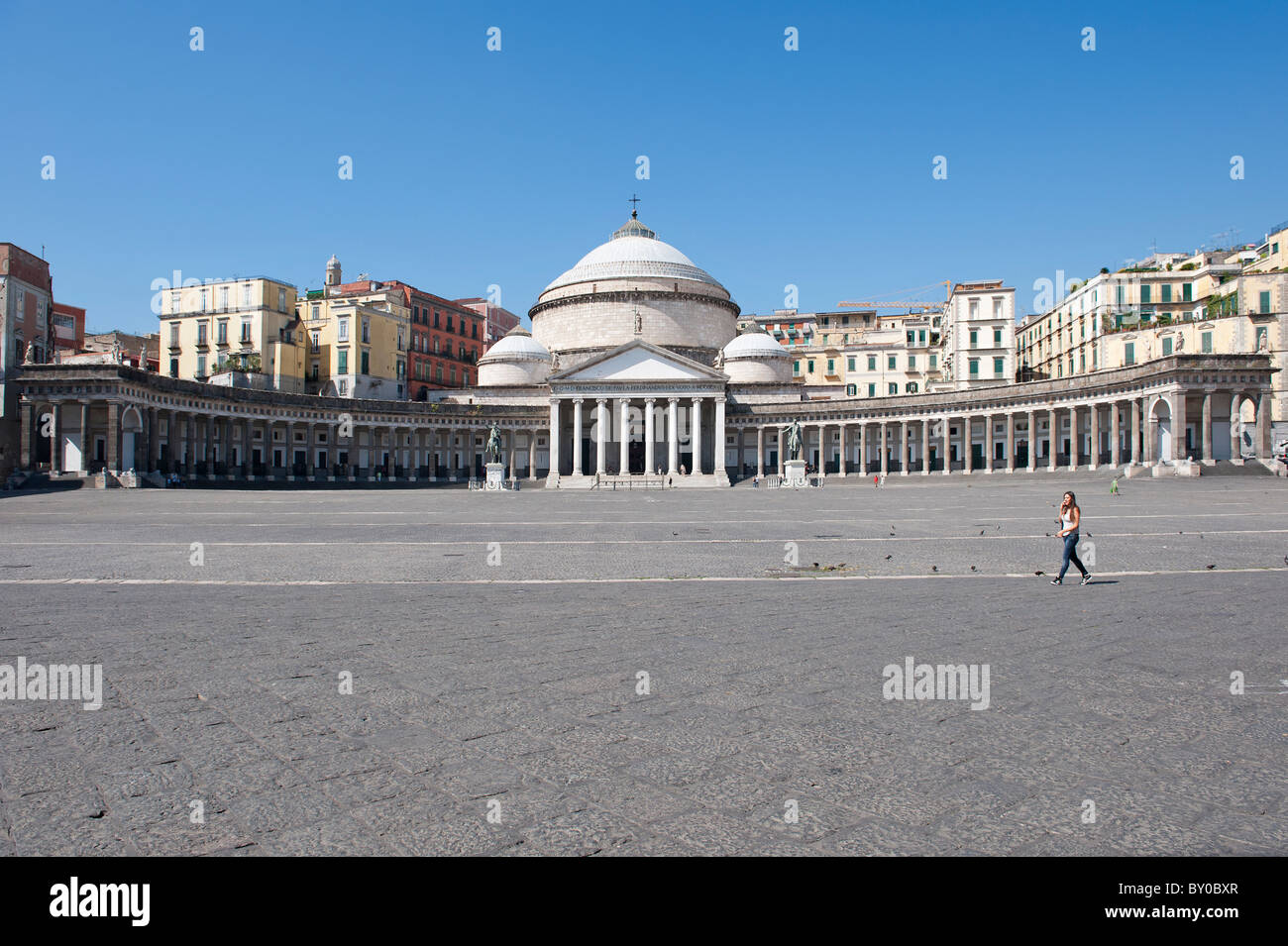 Francesco Di Paola Kirche & Piazza Del Plebiscito-Neapel-Kampanien-Italien Stockfoto
