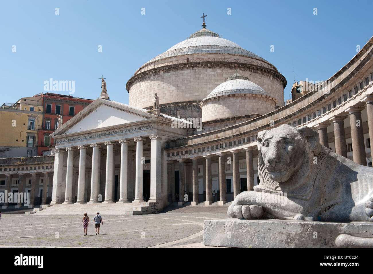 Francesco Di Paola Kirche & Piazza Del Plebiscito-Neapel-Kampanien-Italien Stockfoto