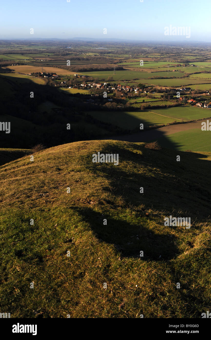 Blick über das Dorf Fulking von der South Downs Way am Devils Dyke in der Nähe von Brighton, Sussex UK Stockfoto