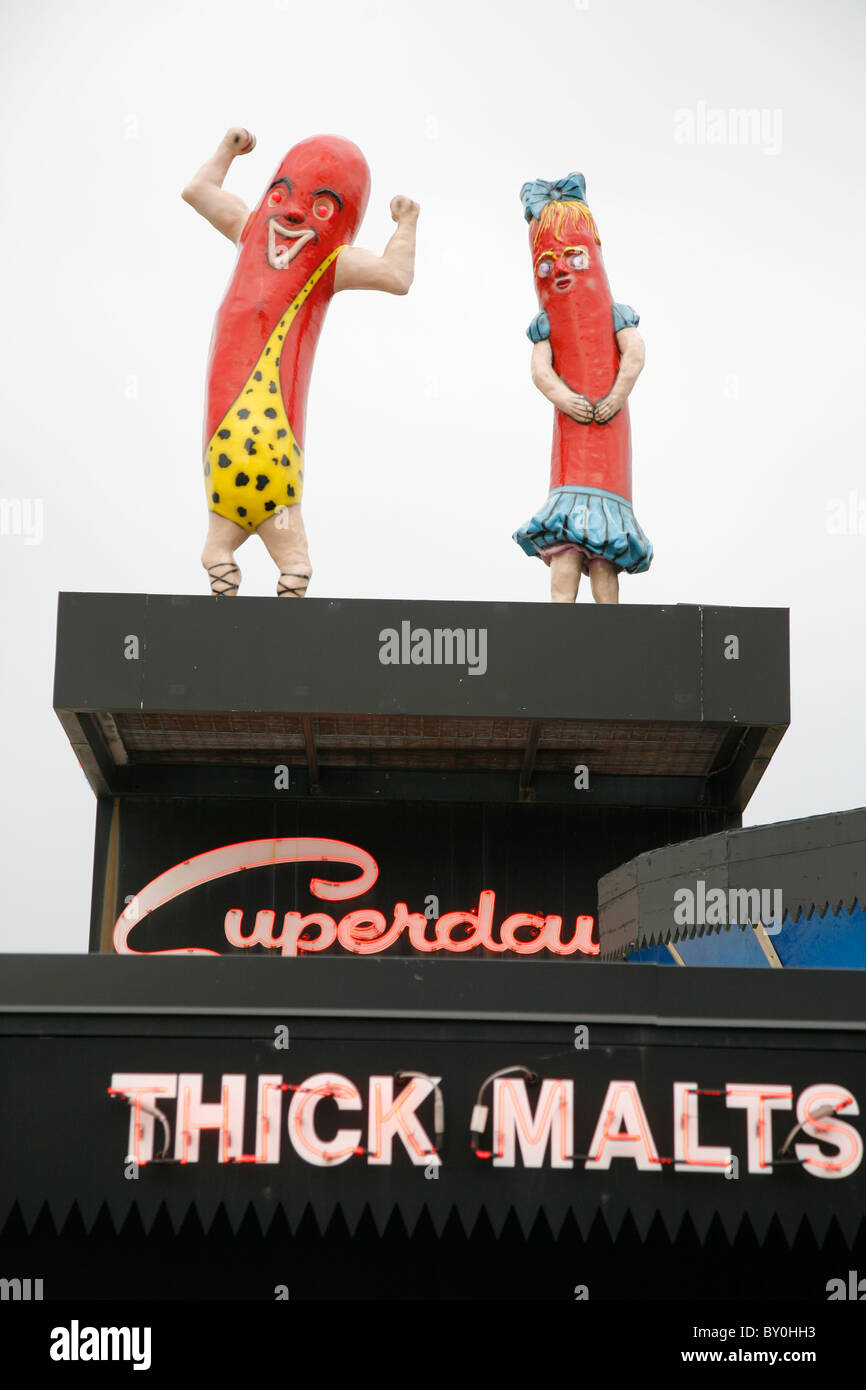 Superdawg Wahrzeichen Antrieb in Hamburger und Hot Dog stand an Chicagos Northwest Side in Norwood Park. Stockfoto