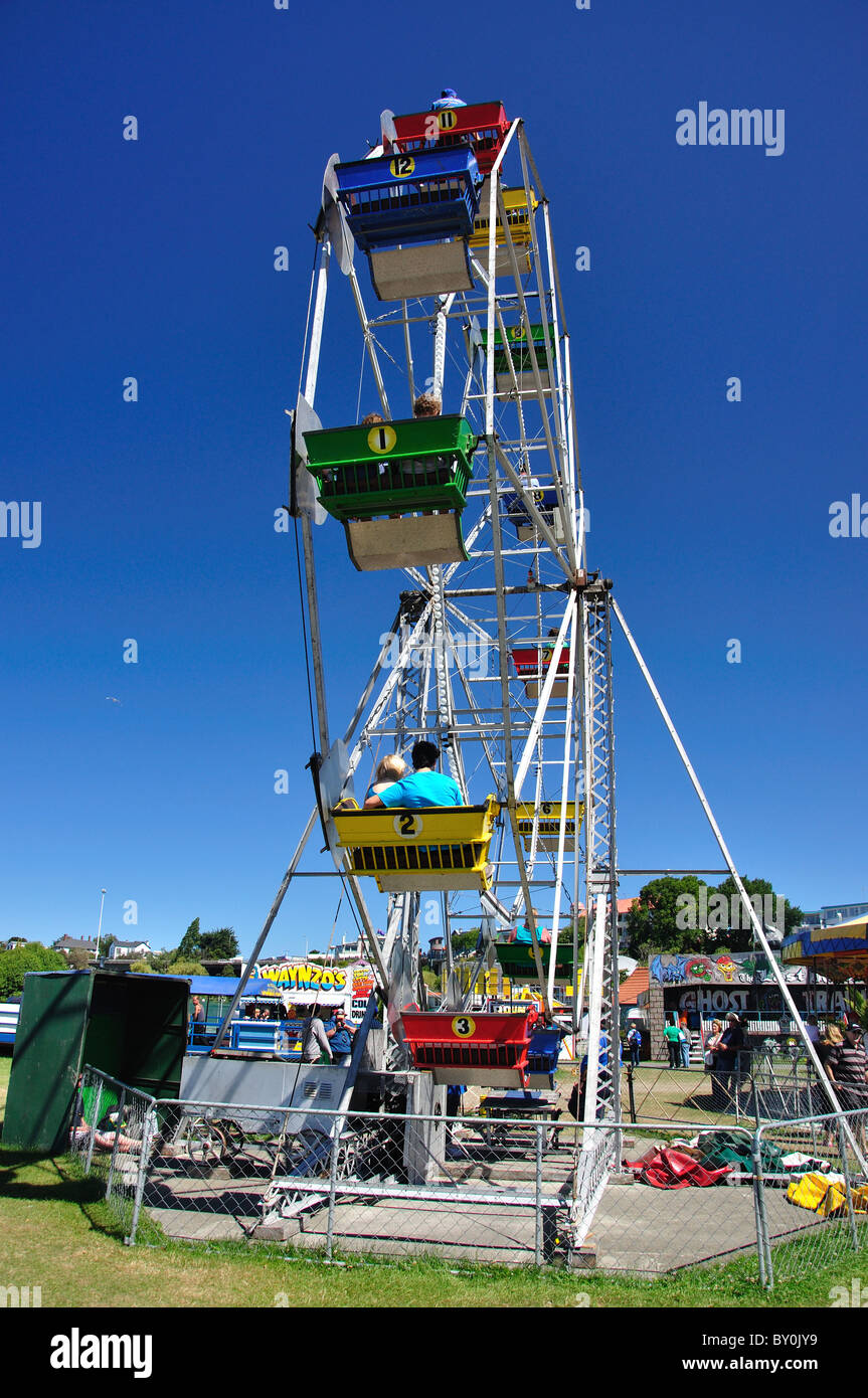 Fahrgeschäfte auf dem Messegelände beim Caroline Bay Festival, Caroline Bay, Timaru (Te Tihi-o-Maru), Canterbury, South Island, Neuseeland Stockfoto