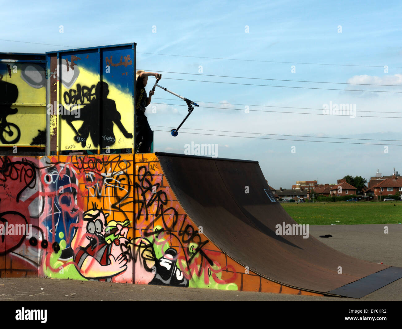 Rosehill Carshalton Surrey England Skateboard-Park Graffiti auf Skateboardrampe Stockfoto