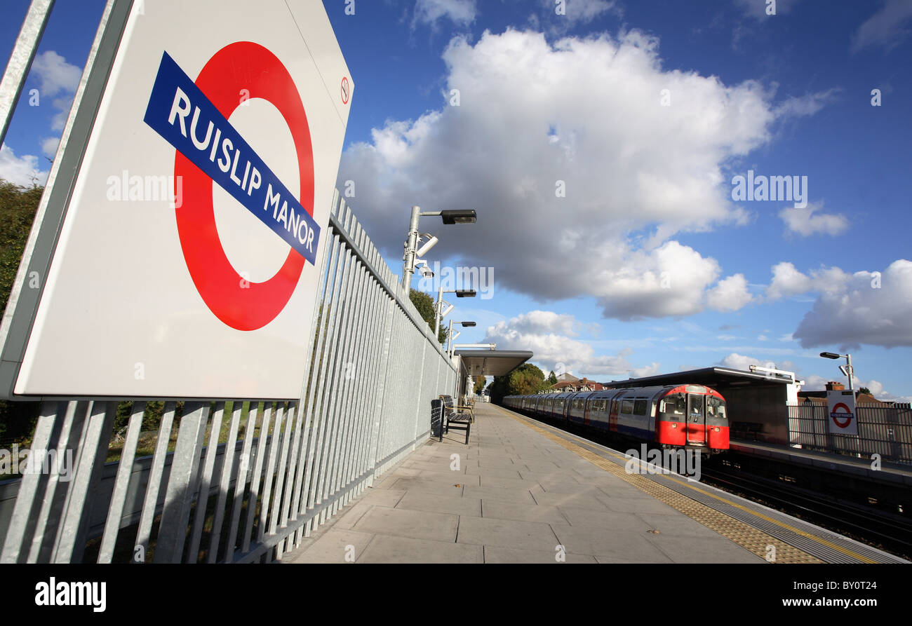 Ruislip Manor u-Bahnstation Stockfoto