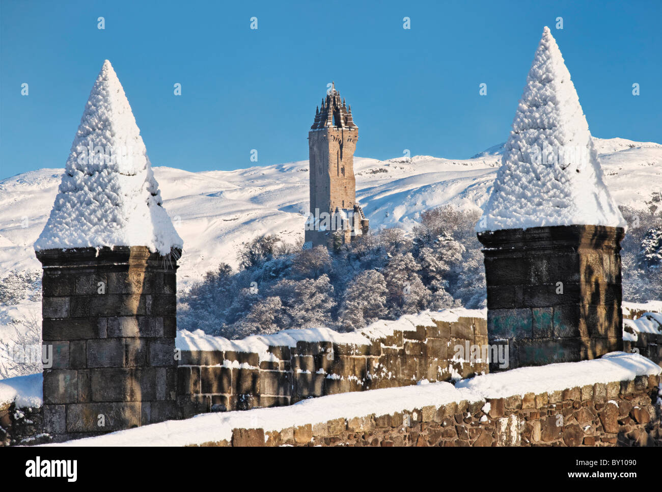 Wallace Monument und Stirling Bridge, City of Stirling, Schottland, Großbritannien. Stockfoto