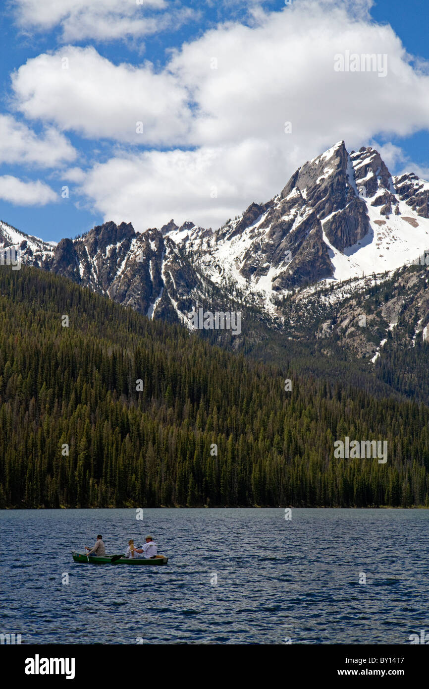 Kanufahren auf Stanley See in der Sägezahn-Gebirge in der Nähe von Stanley, Idaho, USA. Stockfoto