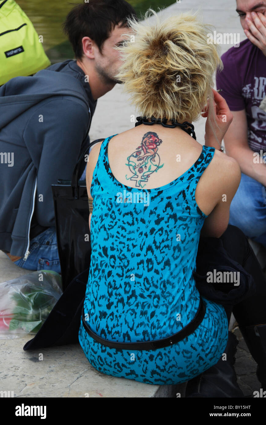 junge Menschen in Paris Frankreich Stockfoto