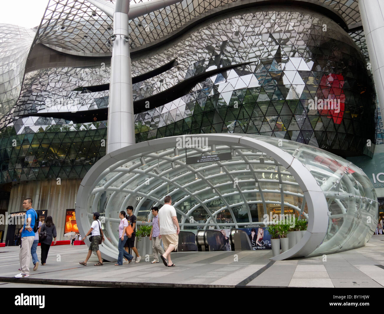 Außenansicht des modernen Shopping-Mall in der Orchard Road in Singapur Stockfoto