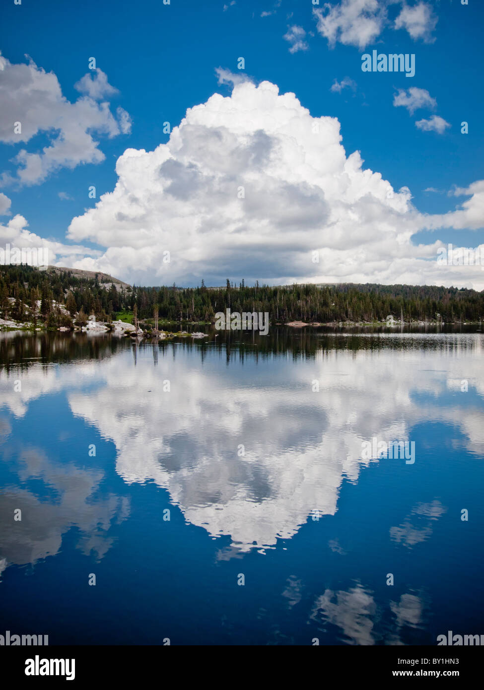 Mirror Lake an der Medicine Bow Mountain National Forest, A Wyoming Nationalpark Stockfoto