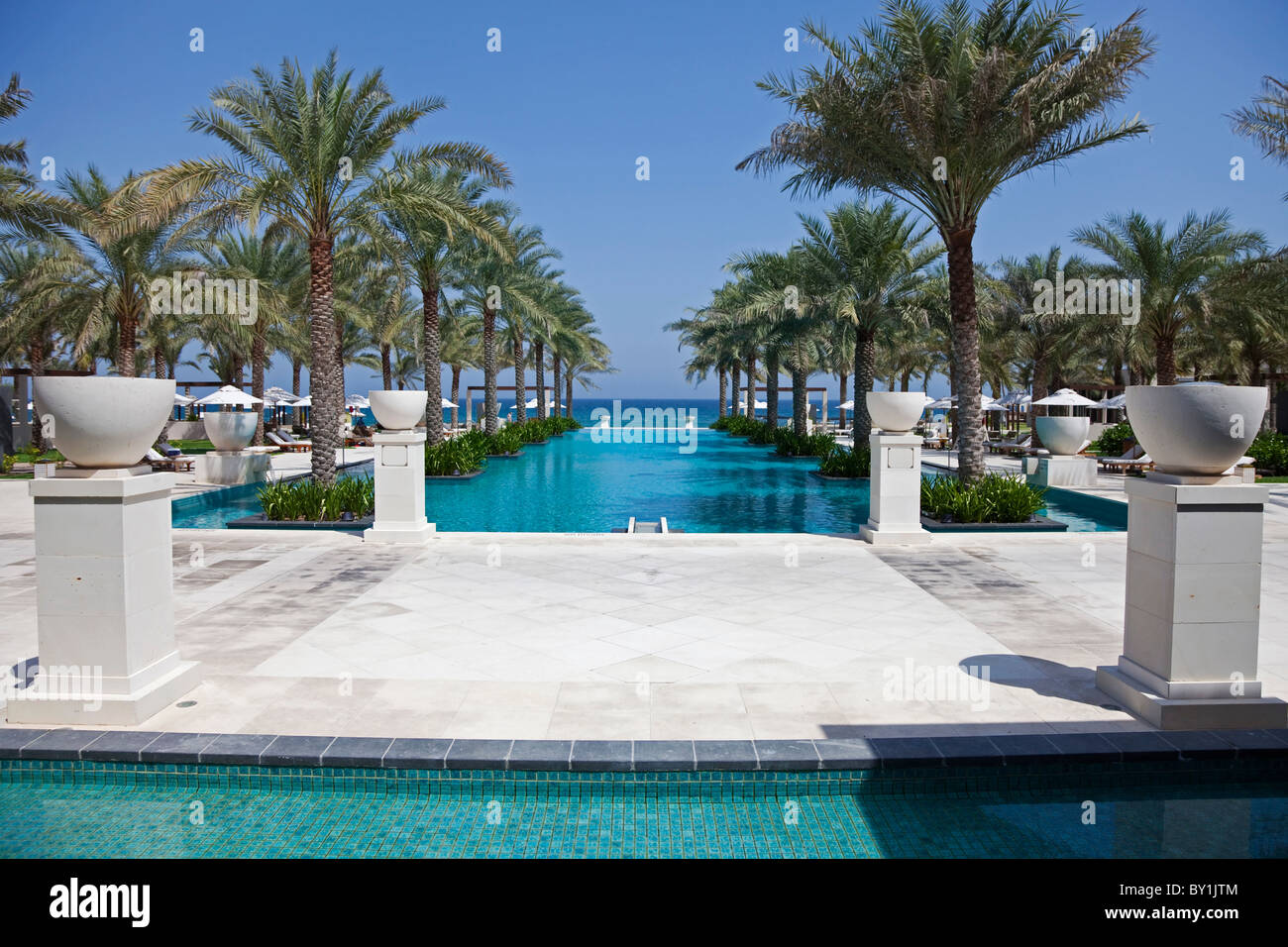 Oman, Maskat. Al Bustan Schwimmbad. Stockfoto