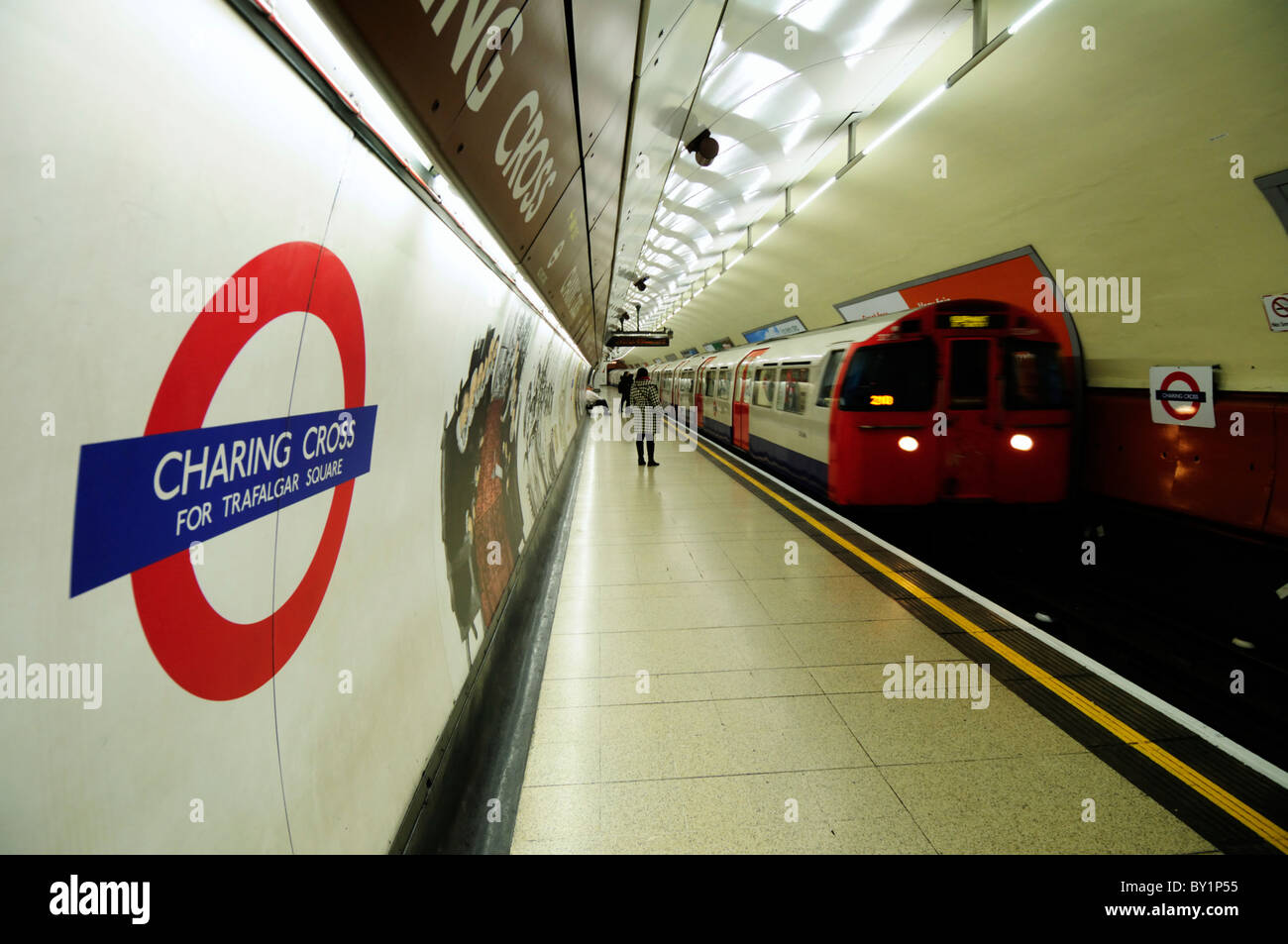 Charing Cross U Bahn Station Bakerloo Line Plattform London