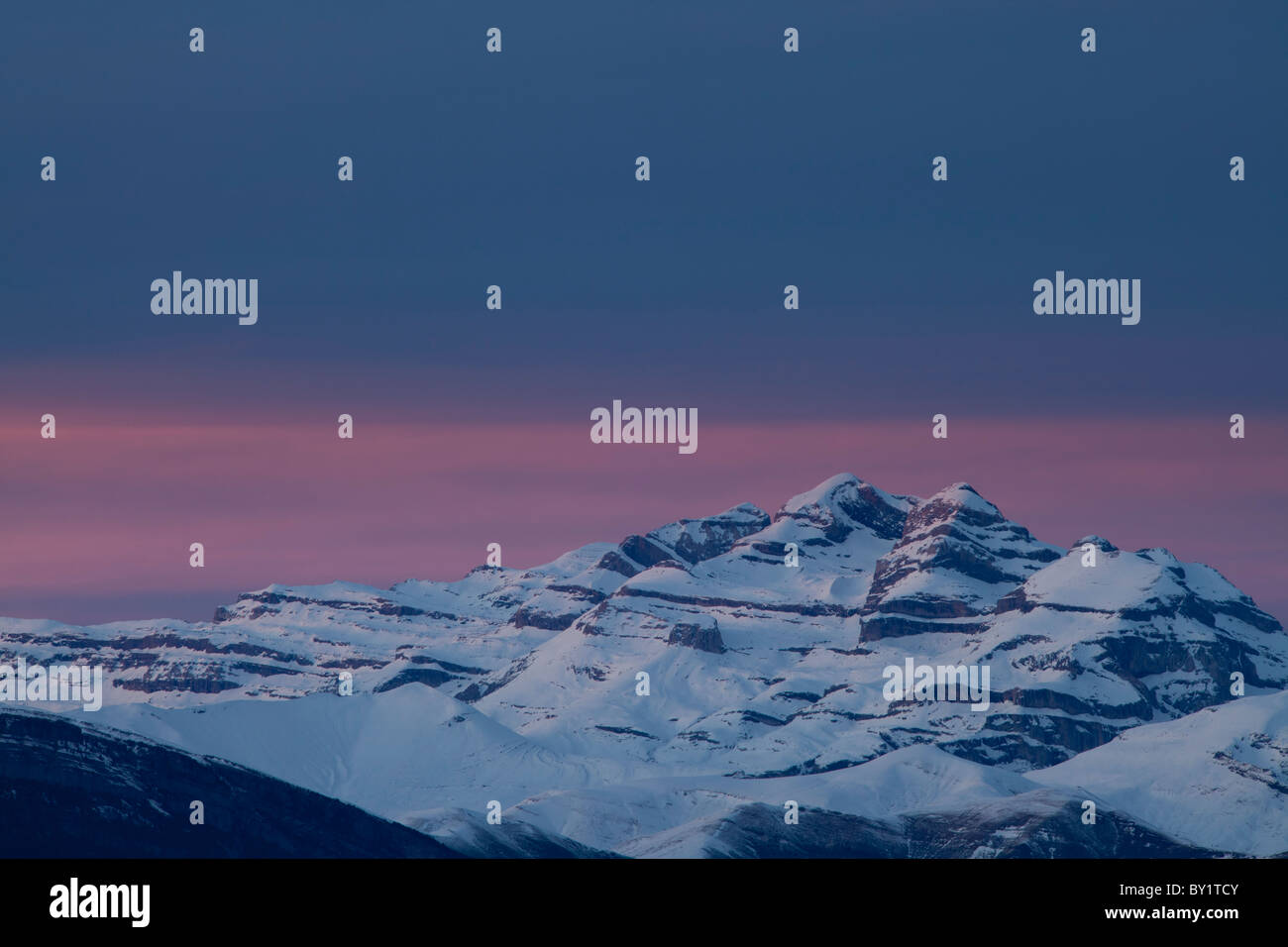 Sonnenuntergang am Las Tres Sorores Spitzen - Añisclo, Monte Perdido und Marboré, Nationalpark Ordesa und Monte Perdido, Huesca, Spanien Stockfoto