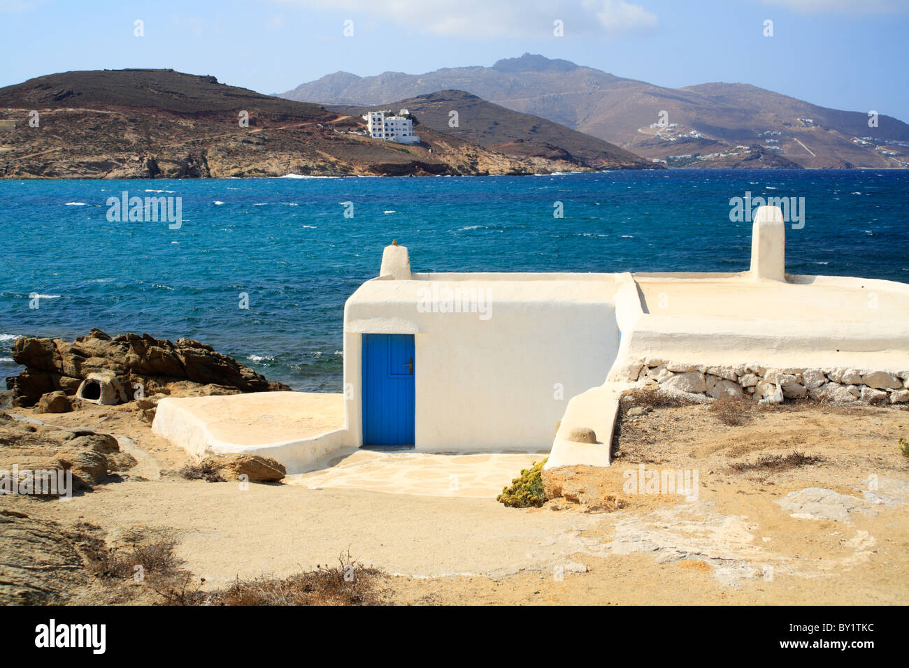 Strand Seite Haus Panormas Bay Ägäische Meer griechischen Insel Mykonos Griechenland Stockfoto