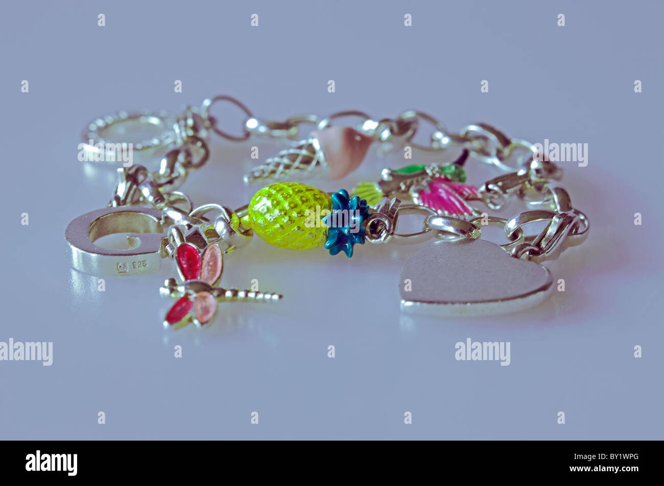 Thomas Sabo Charm Armband Stockfotografie - Alamy