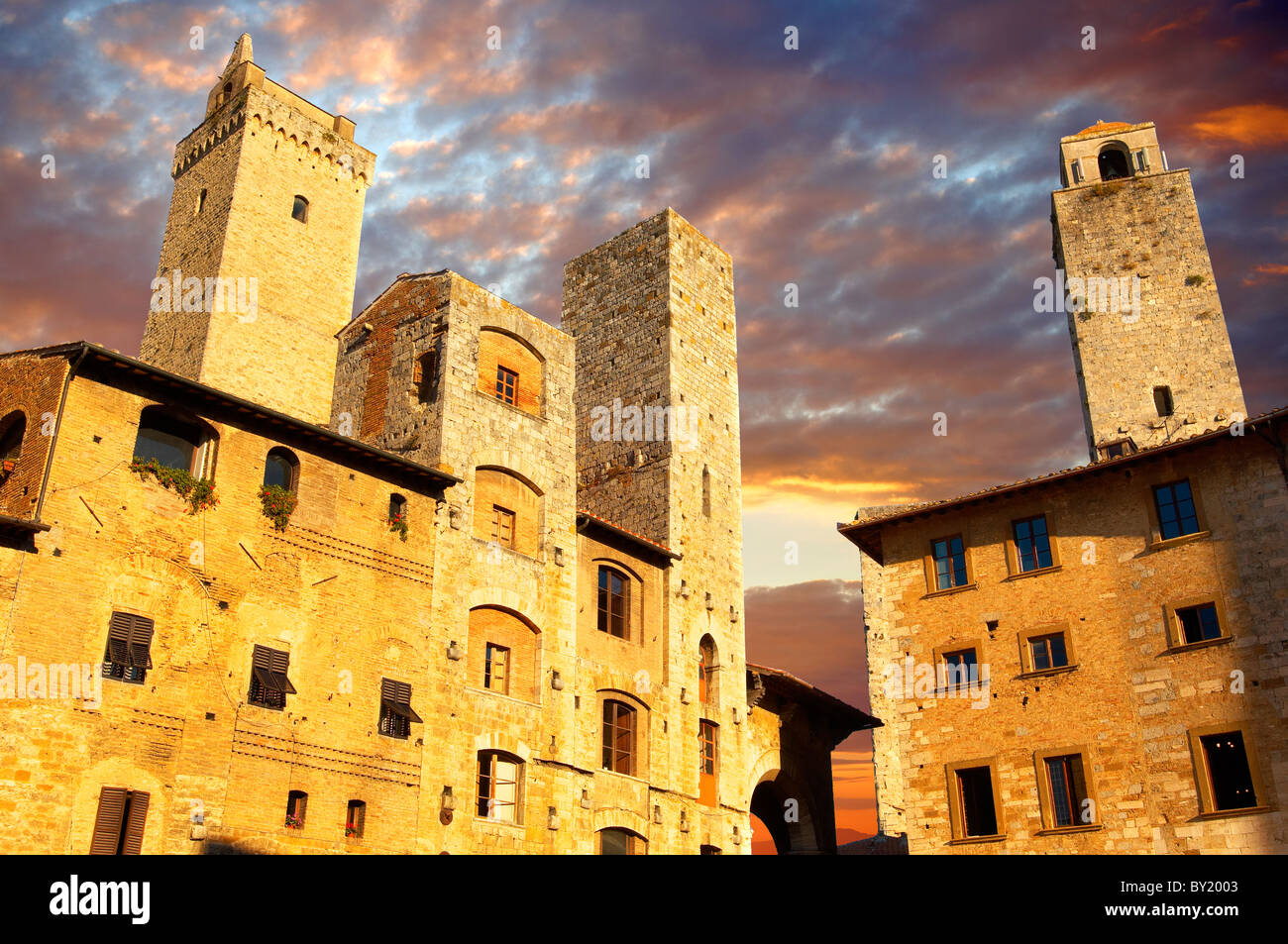 Mittelalterliche Türme um Plazza Dom - San Gimignano - Italien Stockfoto