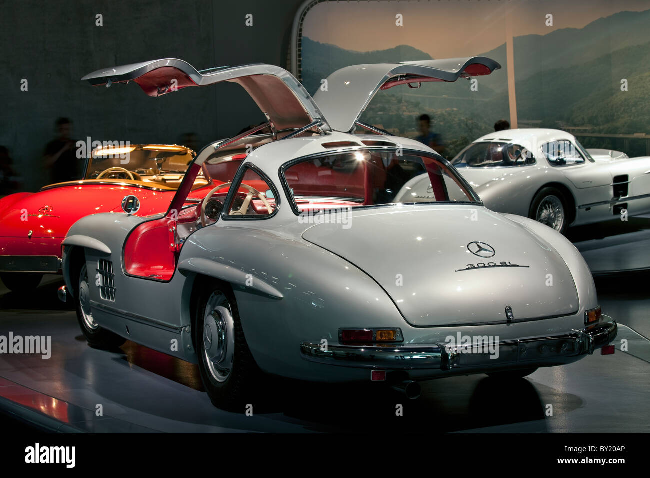 Deutschland, Stuttgart, Mercedes-Benz Museum, 1956 Mercedes 300 SL Flügeltürer-Tür Stockfoto