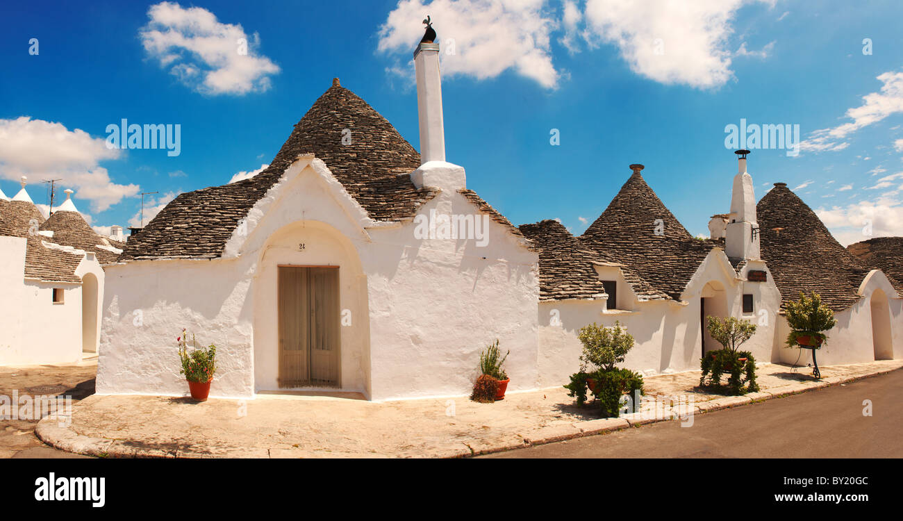 Trulli von Alberobello, Apulien, Italien beherbergt. Stockfoto