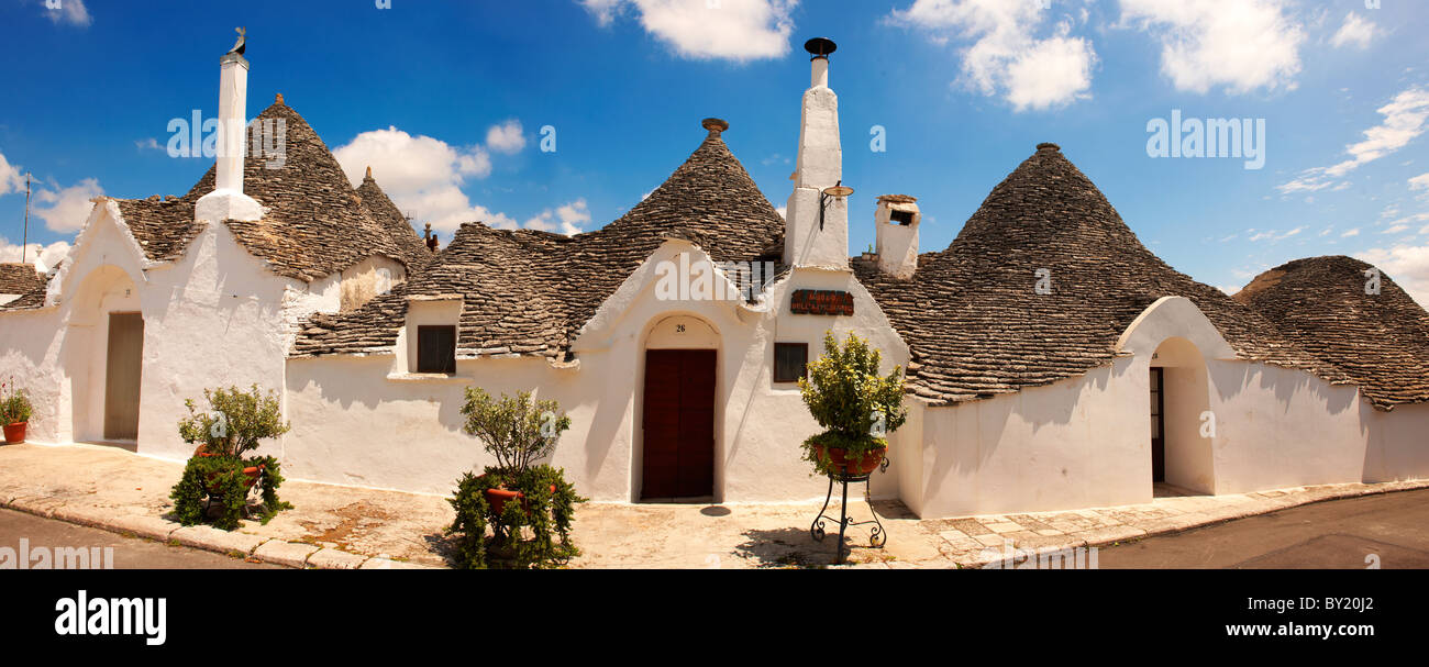 Trulli von Alberobello, Apulien, Italien beherbergt. Stockfoto