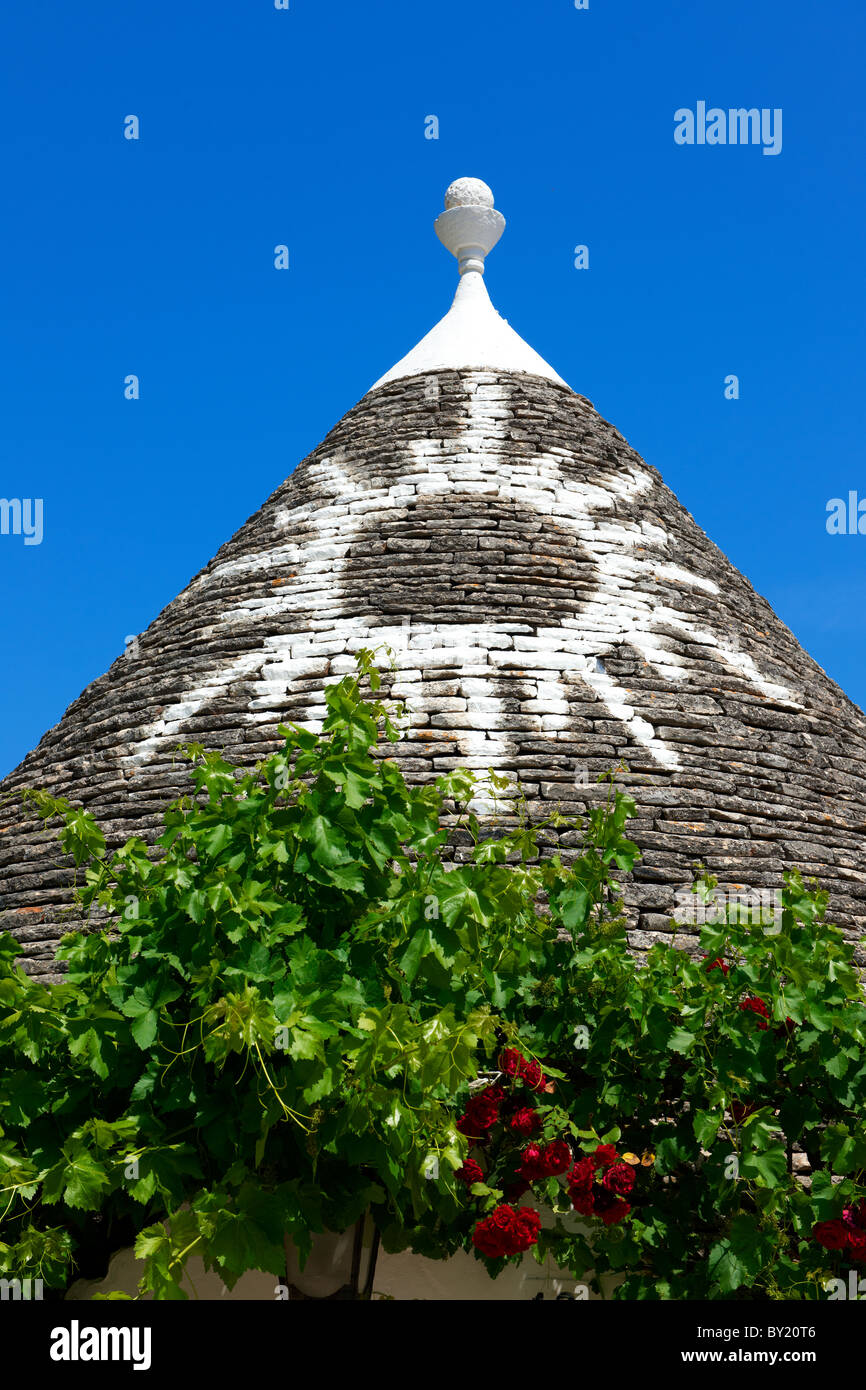 Trulli von Alberobello, Apulien, Italien beherbergt. Stockfoto