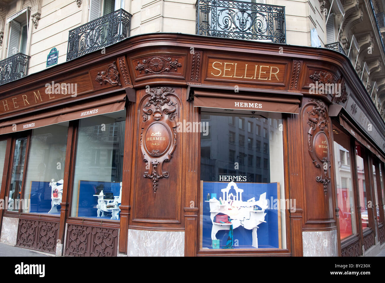 Hermes-Mode-Kleidung-Shop in Paris, Frankreich Stockfotografie - Alamy