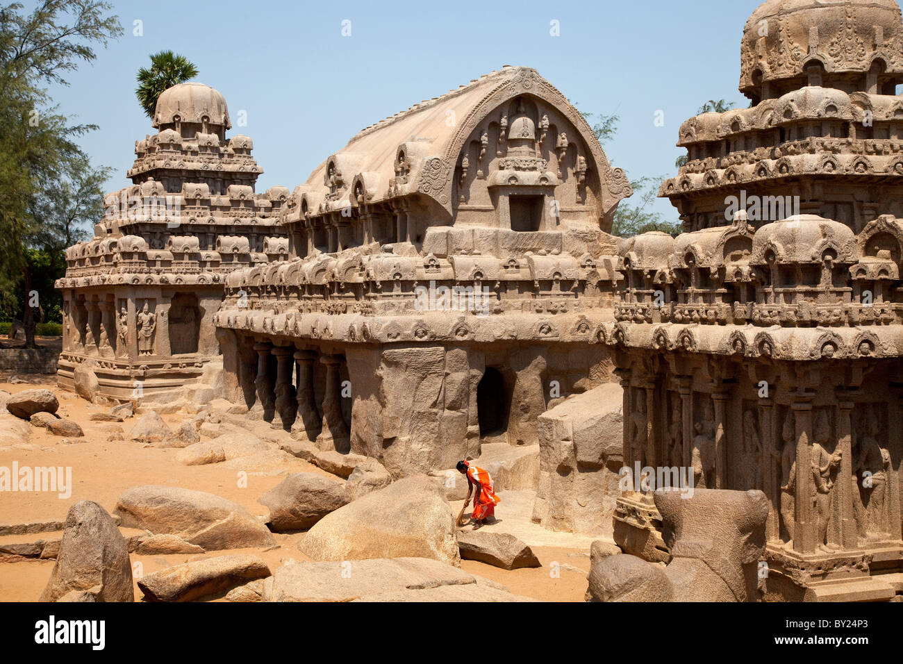 Indien, Mahabalipuram. Die kunstvoll geschnitzten Panchas Rathas, Bestandteil der fünf Rathas Tempel ist komplett aus geschnitzt der Stockfoto