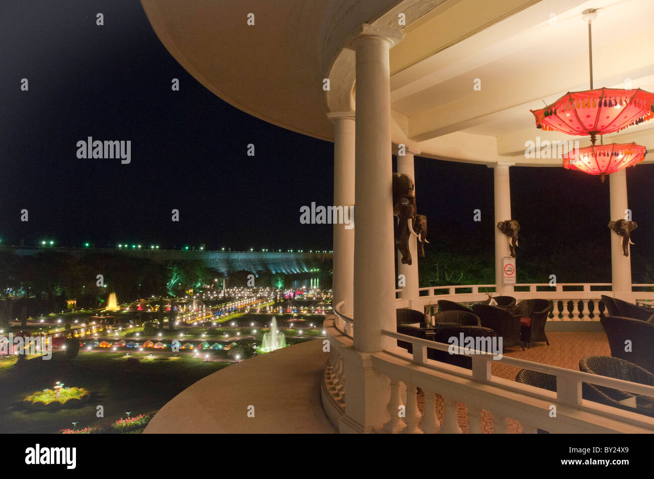 Das Royal Orchid Hotel, das Brindavan Gardens in Mysore Indien mit Blick auf Stockfoto