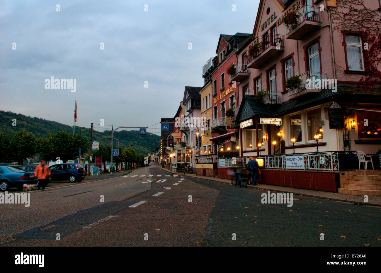 St. Goar St. Goarhausen Deutschland Weinland Dorf in der Nacht am Rhein Stockfoto