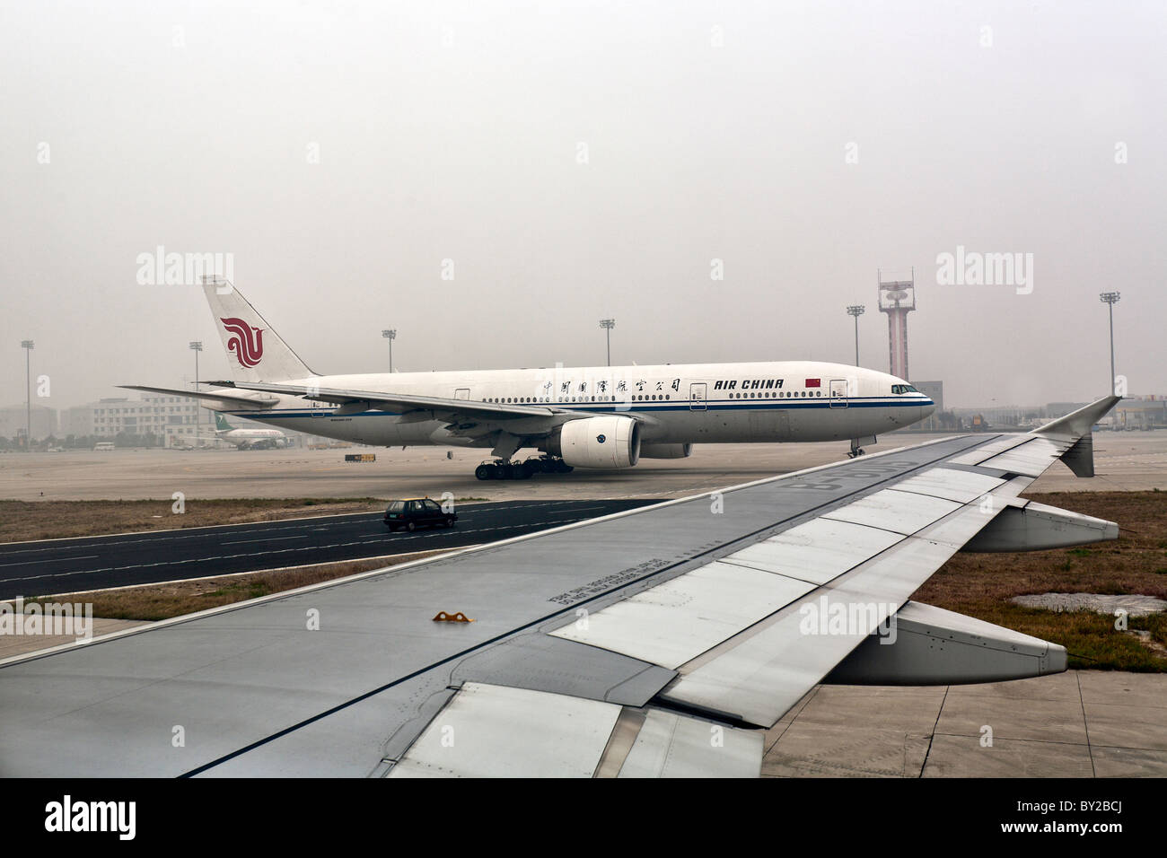 CHINA, BEIJING: Air China Airlines Jet Vorbereitung zum internationalen Flughafen Beijing Capital ausziehen Stockfoto