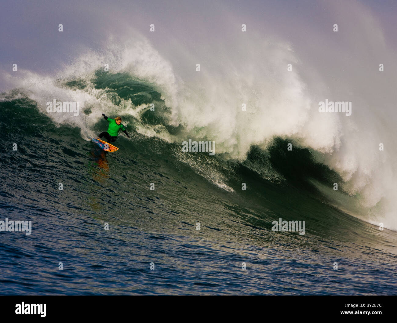 Big Wave Surfing Stockfoto