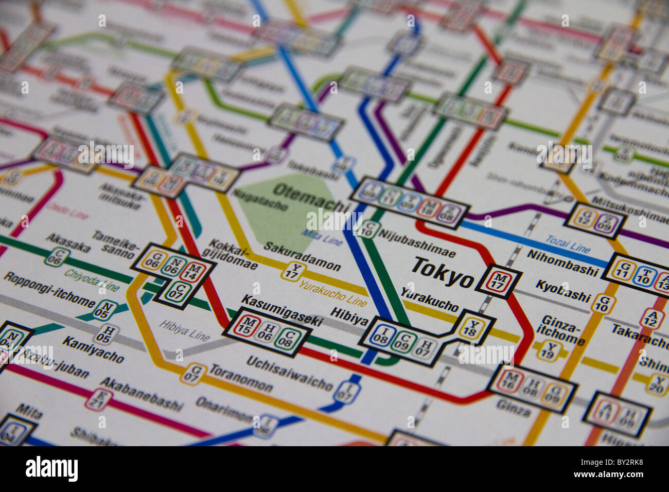 Nahaufnahme von Tokio Station auf der u-Bahn-Karte. Stockfoto