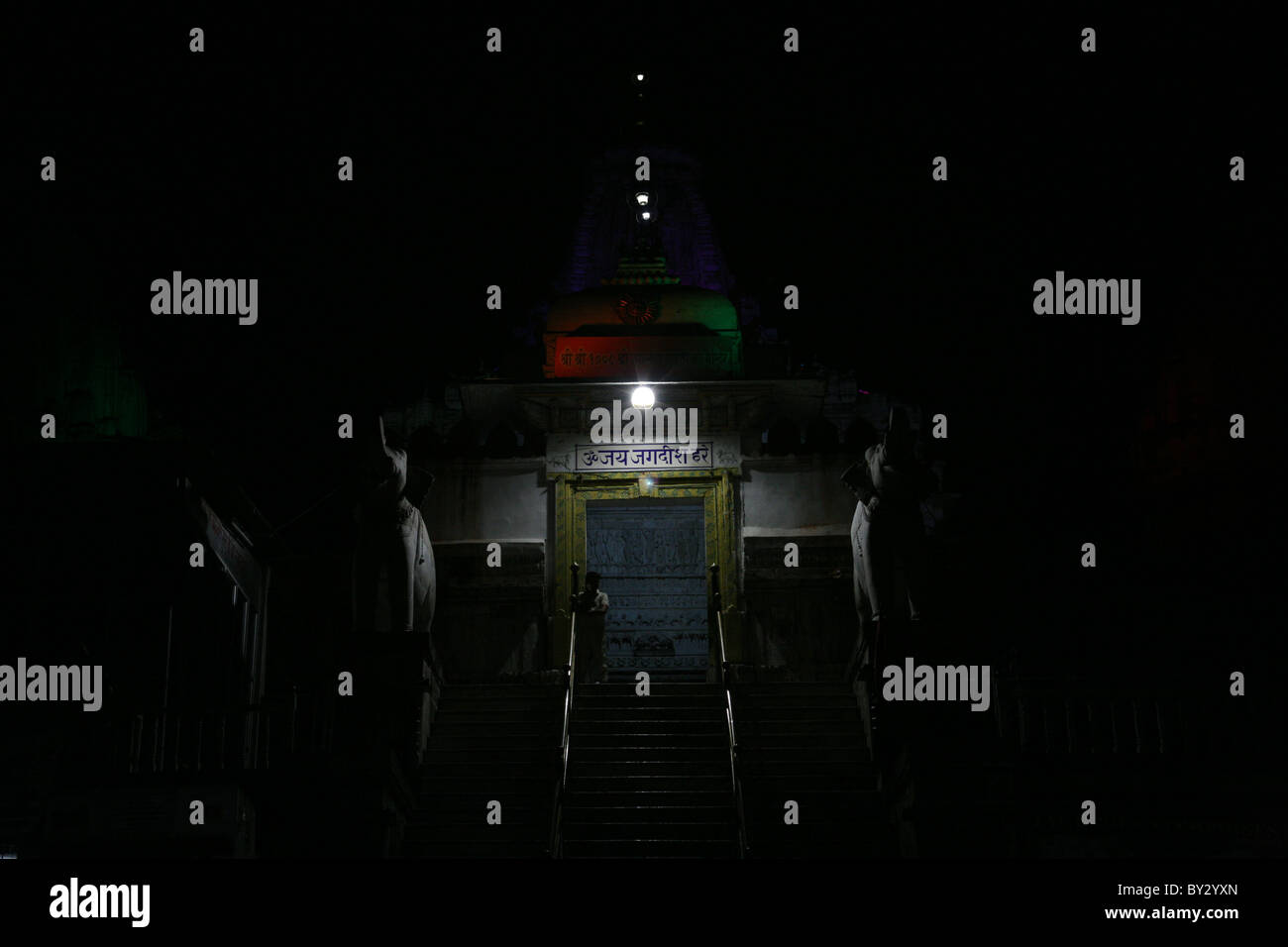 Night-Time-Ansicht der Hindhu Jagdish Tempel, Udaipur, Rajasthan, Indien Stockfoto