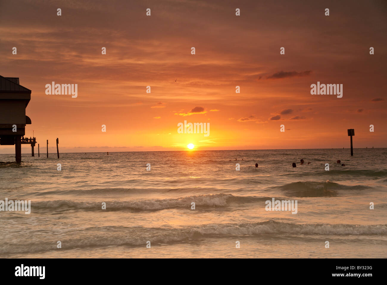 Sonnenuntergang am Pier 60 am Clearwater Beach, FL Stockfoto