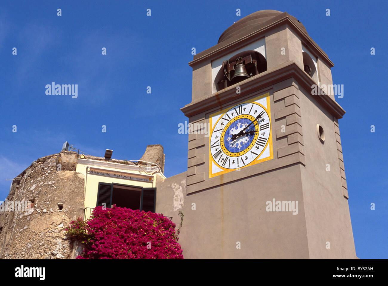 Clocktower und Pulalli Wein-Bar, Capri, Italien Stockfoto