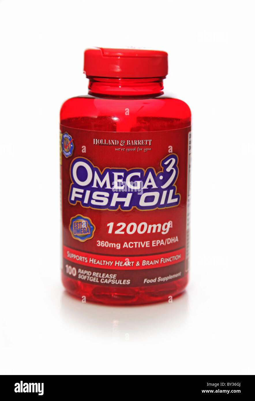Holland und Barrett Marke Omega 3 Fischölkapseln auf weißem Hintergrund Stockfoto