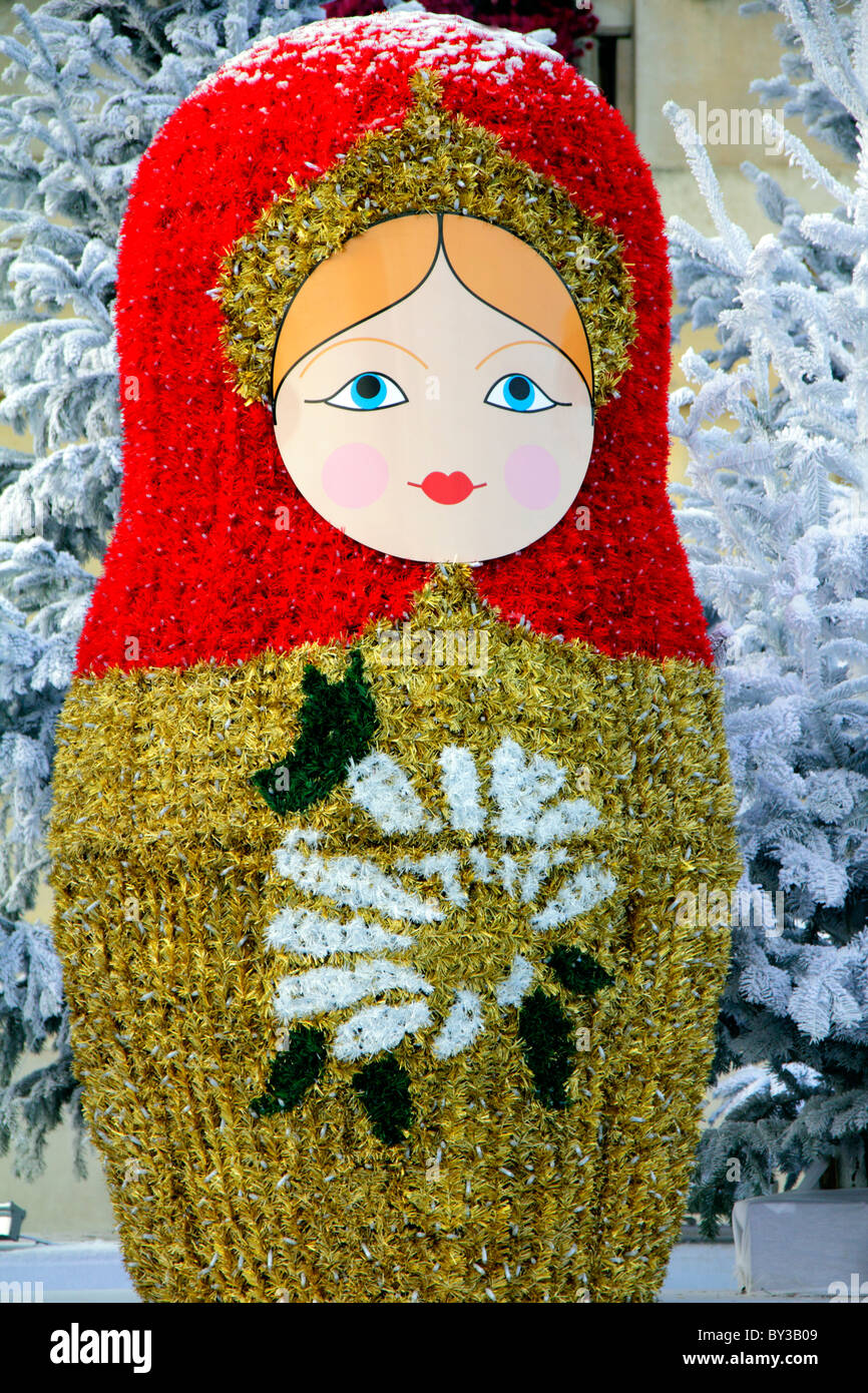 Weihnachts-Dekoration; Russische Puppe; Poupée Russe; Puteaux bei Paris; Frankreich Stockfoto