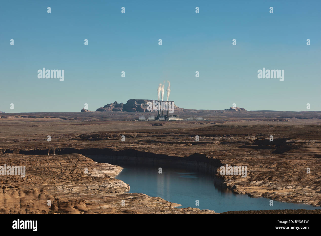 USA, Arizona, Seite, Kraftwerk in Wüste in der Nähe von Lake Powell Stockfoto